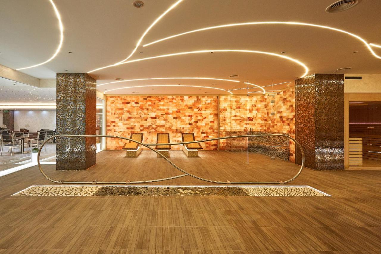 A Hoteli - Grand&Sky Hotel Tornik Златибор Экстерьер фото The lobby of the hotel