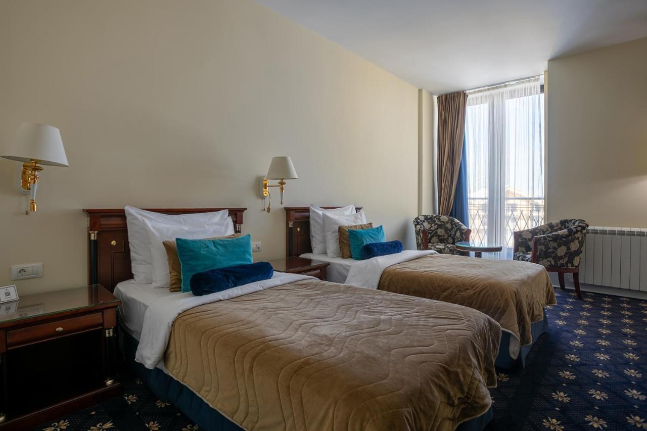 A Hoteli - Grand&Sky Hotel Tornik Златибор Экстерьер фото A room at the hotel