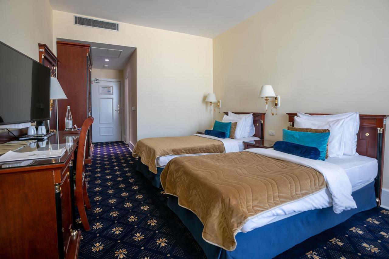 A Hoteli - Grand&Sky Hotel Tornik Златибор Экстерьер фото A room at the hotel