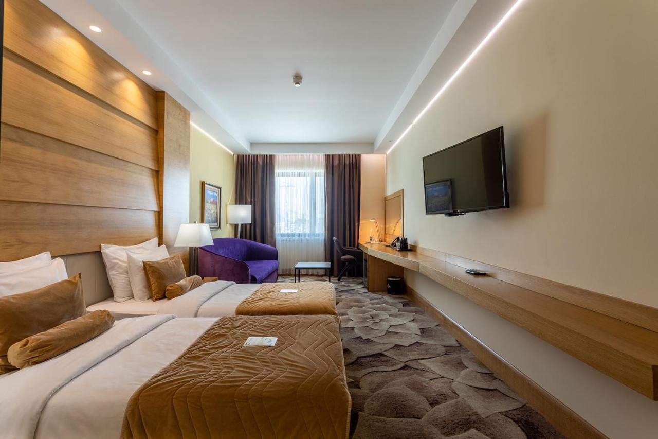 A Hoteli - Grand&Sky Hotel Tornik Златибор Экстерьер фото A room at the hotel
