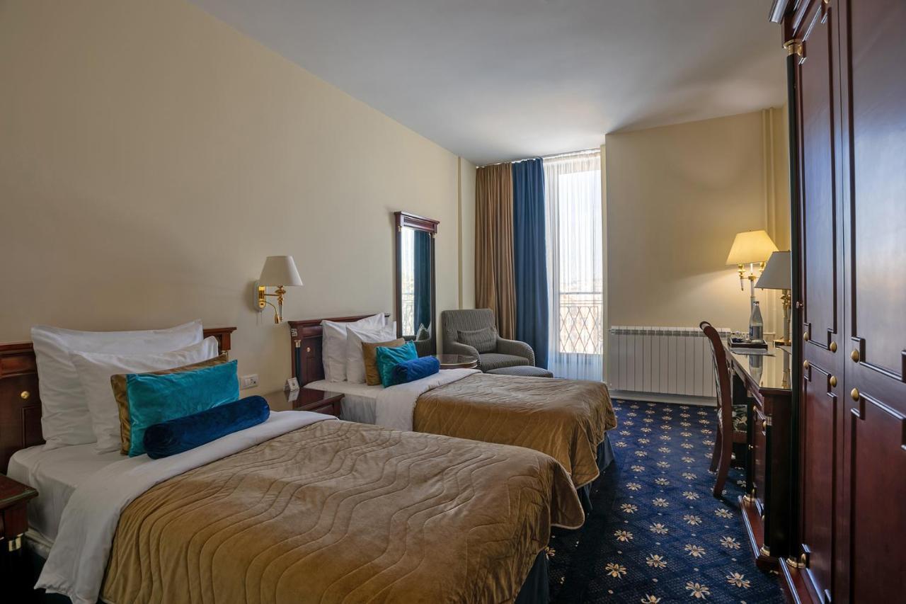 A Hoteli - Grand&Sky Hotel Tornik Златибор Экстерьер фото A room at the hotel